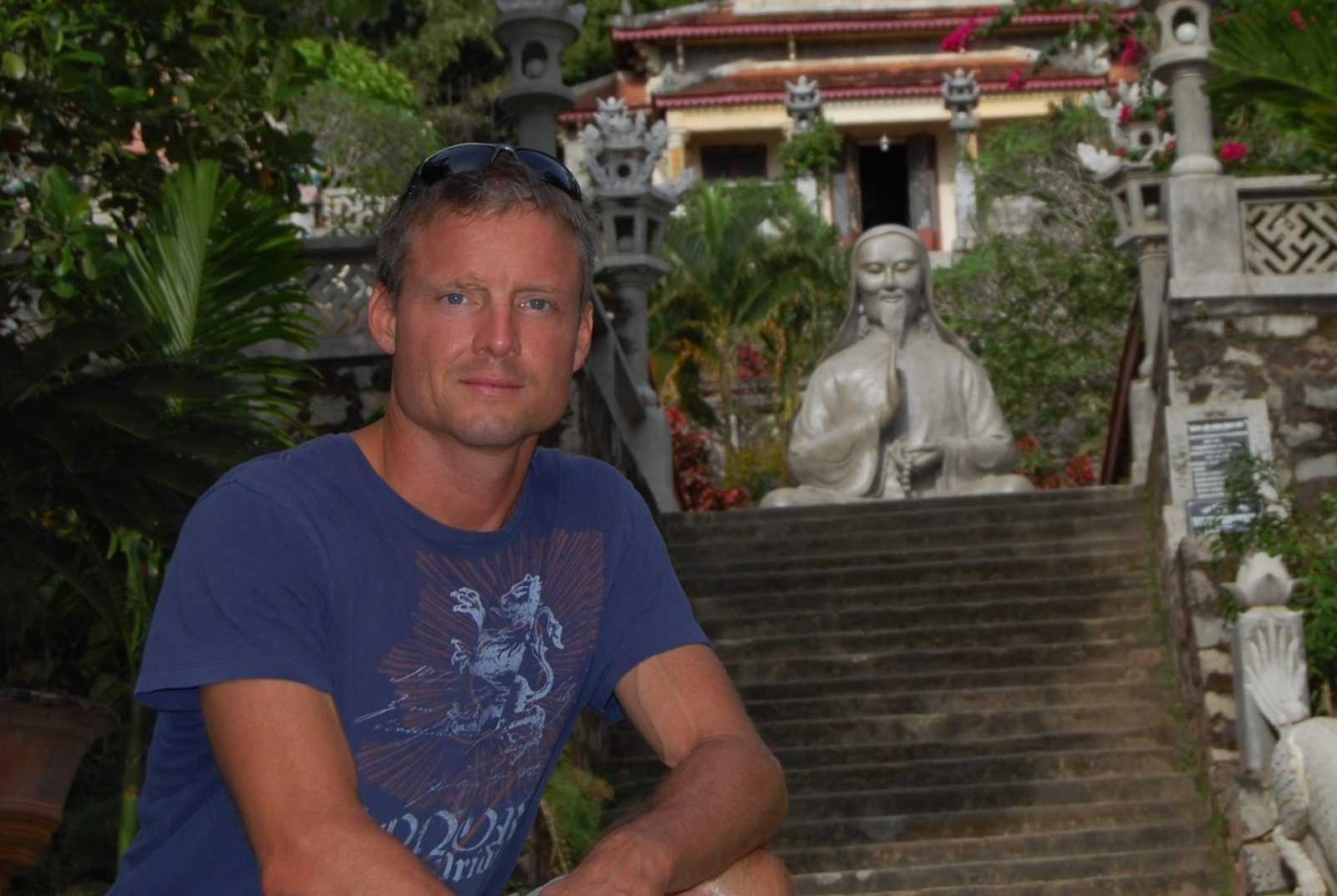 Buy the Best Buddha statues direct from Nepal